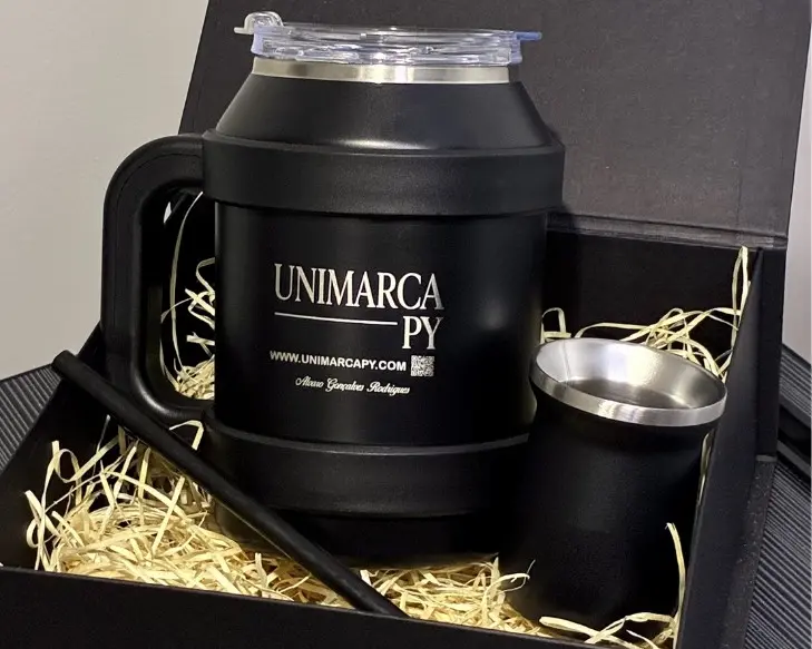 Guampa térmica personalizada con logo de empresa grabado
